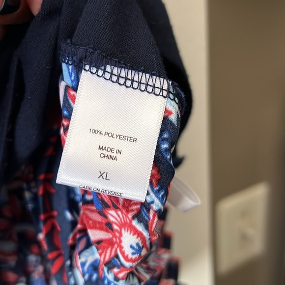 🛍️ 2/$15 New York & Company, Soho Jeans Manhattan tee - Picture 5 of 5